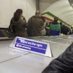 Nevetségesen egyszerű a megoldás a londoni metrómegállók zsúfoltságnak csökkentésére