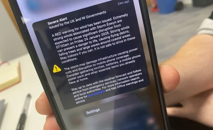 Mindenkinek szirénázni fog a telefonja néhány nap múlva Nagy-Britanniában az országos teszt miatt - itt van mikor, és hogy lehet kikapcsolni