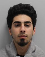 „Megöllek!” – fegyvert rántott egy tinédzser a boltosra Dél-Londonban, mert nem a megfelelő szószt kapta az ételhez