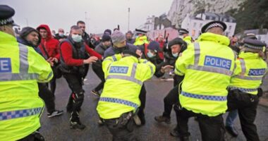 A teherautó sofőrök összecsaptak a rendőrséggel Doverben