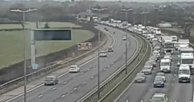Horrorbaleset az M6-os autópályán Angliában: több jármű is elütött egy gyalogost