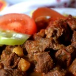 Hazai ízek, magyar receptek 1: Magyaros tócsi, Vörösboros marhapörkölttel