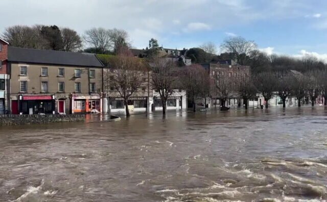 Havazás és áradások jöhetnek: drasztikusan lehűl az idő Nagy-Britanniában a Chandra vihar után