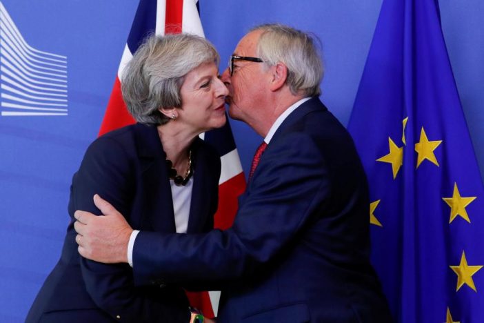 Visszavonja egyik legfontosabb ígéretét a Brexit kapcsán Theresa May, brit miniszterelnök 2