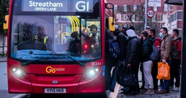 Friss: Ismét meghosszabbítják Nagy-Britanniában a dolgozóknak járó támogatást