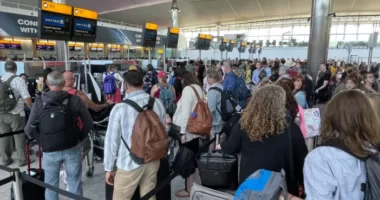 Vagy 15,000 utas bukta a mai repülőjáratát Anglia legnagyobb repülőterén: tovább nő a káosz Heathrow-n, és még kártérítés sem jár!!!