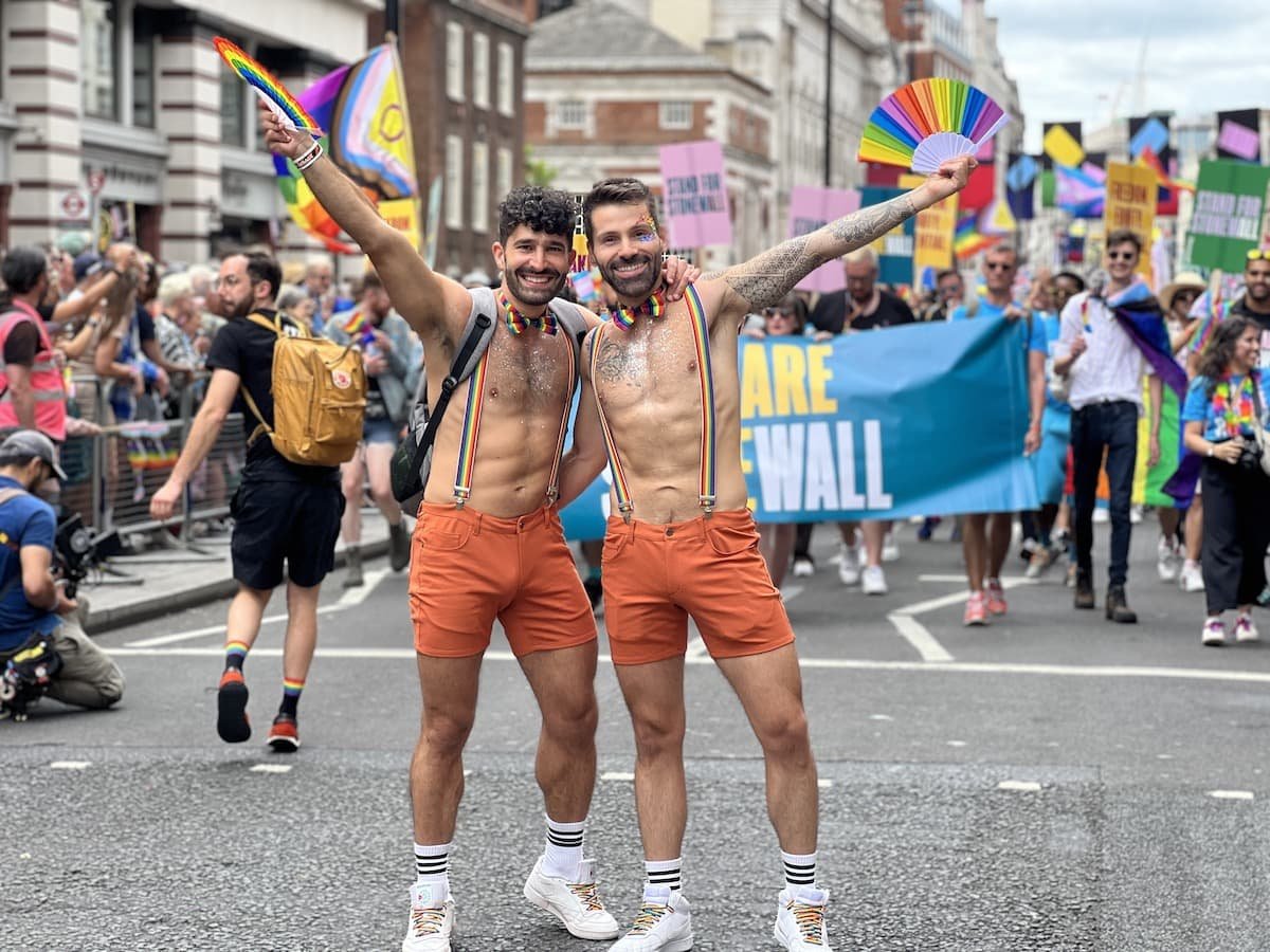 Több tízezren vonultak London utcáin - ilyen volt a 2026-os Pride felvonulás