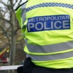 Figyelem! Egy embert fejbe, egyet pedig nyakon lőtt számszeríjjal egy férfi London belvárosában, és még nem fogták el