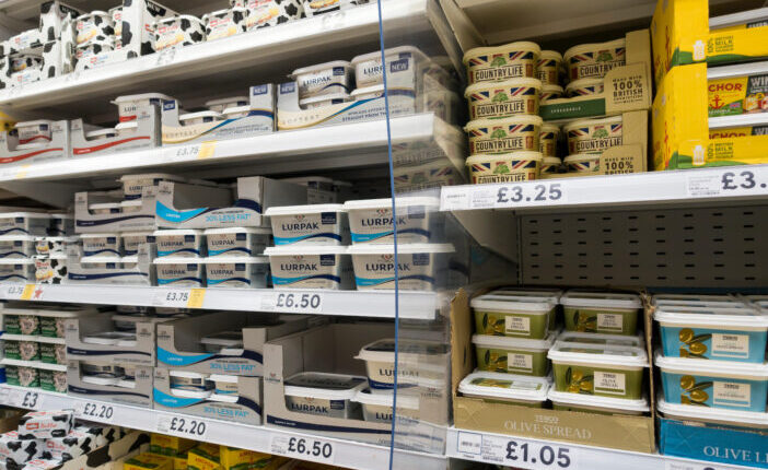 Szuper hír! Szinte az összes nagy élelmiszer áruházlánc csökkenti néhány alapvető termék árát Nagy-Britanniában 1