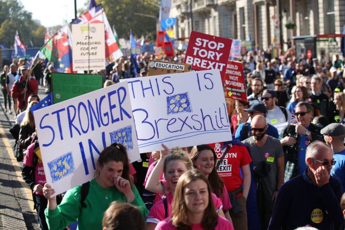 Elképesztő, több mint félmilliós tömeg vonult az utcákra Londonban a kilépés ellen tüntetni 7