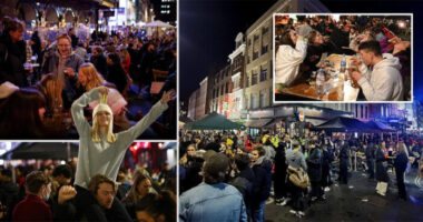 Hosszú idő után újra tömve a pubok Angliában: az újranyitás első napja képekben