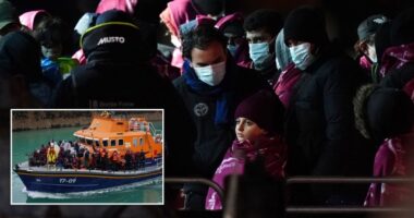 Rekordszámú migráns jött Angliába 1 nap alatt az életüket kockáztatva a csatornán keresztül