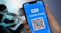 Újabb lépés a 3. oltás "kötelezővé válása" felé Angliában: mától módosul az utazáshoz használt NHS Covid Pass 2