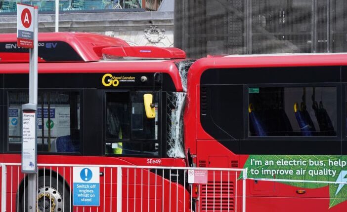 Súlyos buszbaleset London belvárosában: 1 halott és legalább 3 sérült 1