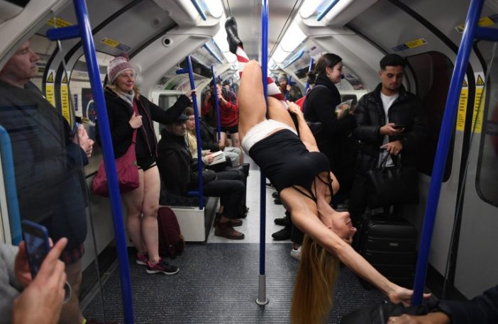 Ilyen volt a nadrág nélküli metrózás világnapja Londonban 2020-ban képekben 11