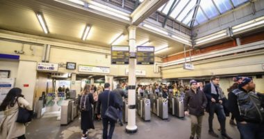 A londoni metró 2 alkalmazottja és az egészségügyi miniszter is elkapta a koronavírust: már kb 400 a fertőzöttek száma Angliában