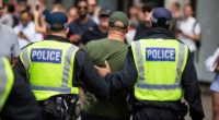 A rendőrség le fogja tartóztatni azokat, akik nem különítik el magukat ha megfertőződnek Nagy-Britanniában 1