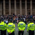 Több, mint 30 embert tartóztattak le a rendőrök a lockdown ellen szervezett tüntetéseken Angliában