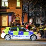 Fiatal lányt késeltek meg Londonban, és 3 másik holttestre bukkantak egy lakásban Manchesterben