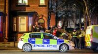 Fiatal lányt késeltek meg Londonban, és 3 másik holttestre bukkantak egy lakásban Manchesterben 2