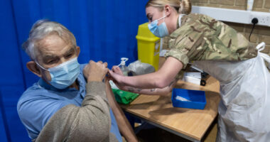 Állítólag Nagy-Britanniában 100-ból csak 1 ember nem kéri a Covid oltást…