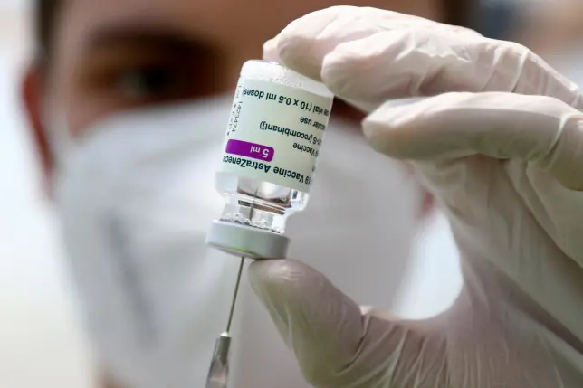 AstraZeneca oltás: van összefüggés a vérrögképződéses halálesetekkel, leállítják a gyerekeken való tesztelést 1