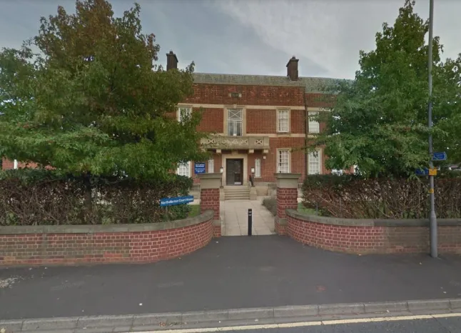 Tragédia Yorkshire-ben: egy anya arra ért haza, hogy saját kutyájuk halálra marcangolta 10 éves kislányukat