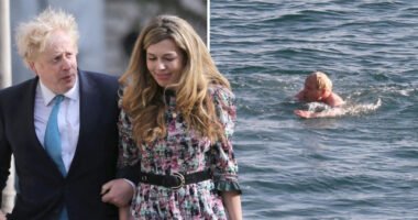 Boris Johnson majdnem vízbe fulladt a nyaralása alatt: az emberei úsztak be érte