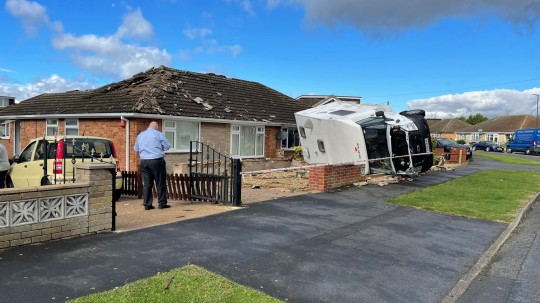 Tornádó volt Közép-Angliában: több településen is komoly károk keletkeztek 4