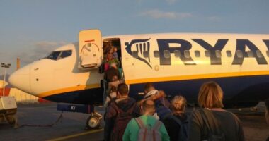 Bekeményít a Ryanair: tiltólistára rakja azokat, akik a Covid alatt visszatérítést kaptak, ha nem adják vissza