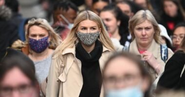 Mától lépnek életbe az újabb enyhítések Angliában: Vége a B-tervnek, ezek a szabályok változnak a mai naptól