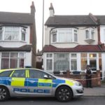 Egy terhes nőt szúrtak halálra Londonban, és a babáját a helyszínen kellett megszülnie