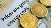 Rengetegen eshetnek a £400-os, „mindenkinek járó” támogatástól Nagy-Britanniában 2