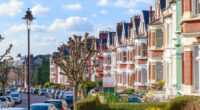 A lakásárak csökkenni, az albérletek ára viszont emelkedni fog Nagy-Britanniában 2024-ben 2