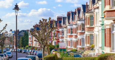 A lakásárak csökkenni, az albérletek ára viszont emelkedni fog Nagy-Britanniában 2024-ben