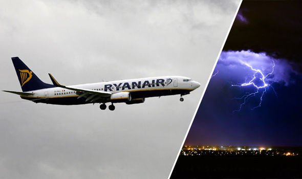 Percekre a tragédiától: nem tudott landolni a Ryanair brit járata a viharban, 6 percnyi üzemanyaguk maradt Percekre a tragédiától: nem tudott landolni a Ryanair brit járata a viharban, 6 percnyi üzemanyaguk maradt