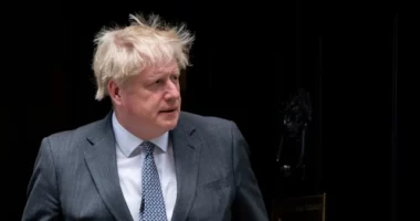 Teljesen eltávolítják Boris Johnsont a kormányból, miközben ő "még mindig úgy gondolja, hogy folytatná, és meg tudná nyerni a választásokat" 7