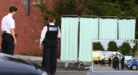 A saját torkát vágta el egy férfi a letartóztatása közben egy angliai nagyvárosban 2
