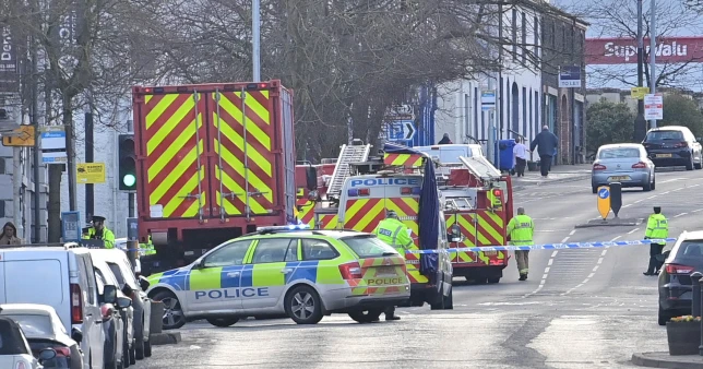 Kisbabát gázolt halálra egy kamion az Egyesült Királyságban, miközben a babakocsiban tolták át az úton 3