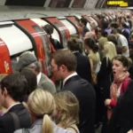 Hatalmas közlekedési káoszra készülhet mindenki Londonban, miután holnaptól majdnem egy hétig tartó metrósztrájk kezdődik