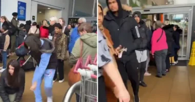 Egy bevásárlóközpontban az emberek szeme láttára szúrtak hátba egy férfit Londonban