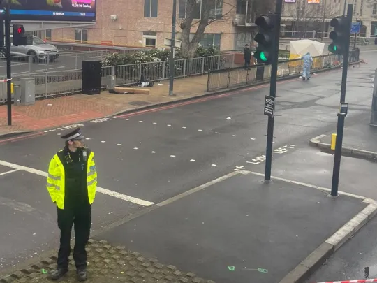 A nyílt utcán lőttek agyon egy férfit Londonban, a támadó szökésben 5