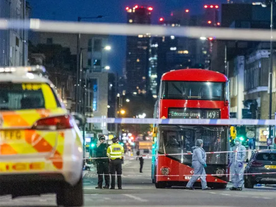Tüzet nyitott egy támadó a nyílt utcán az egyik londoni étteremben étkezőkre – többen megsérültek egy 9 éves kislány kritikus állapotban 6