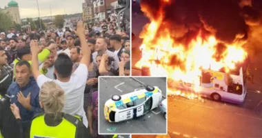 Utcai zavargások Leeds városában - rendőrautót borogattak és egy buszt is felgyújtott a tomboló tömeg