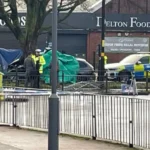 Súlyos autóbaleset Birminghamben – a rendőrök elől való menekülés közben autóval fának csapódott 5 tinédzser