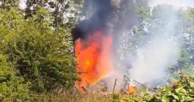 Horrorbaleset Kentben: nagy sebességgel haladó vonat csapódott egy furgonba – egy halálos áldozat