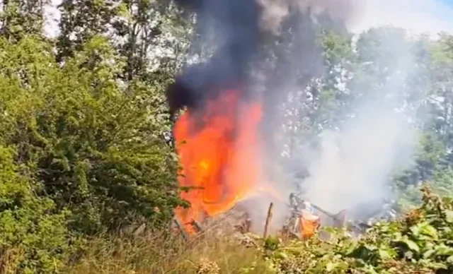 Horrorbaleset Kentben: nagy sebességgel haladó vonat csapódott egy furgonba – egy halálos áldozat