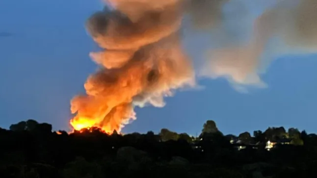 "Olyan volt, mint egy vulkánkitörés" - óriási robbanás és tűz Dél-Angliában, Swindonban