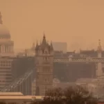 Egész London kísérteties, sárgás színbe borult: ritka, különleges felvételek a brit fővárosról