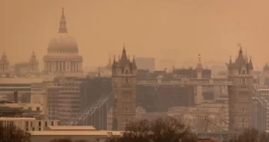 Egész London kísérteties, sárgás színbe borult: ritka, különleges felvételek a brit fővárosról